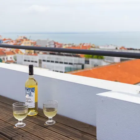 Historic Center Stunning Rooftop Apartment Lisbon
